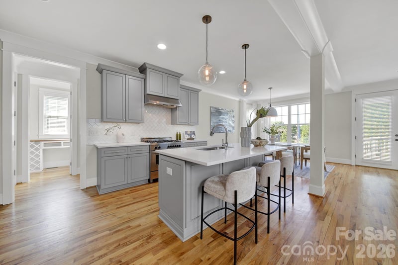 532 Melbourne Ct, Charlotte, NC 28209