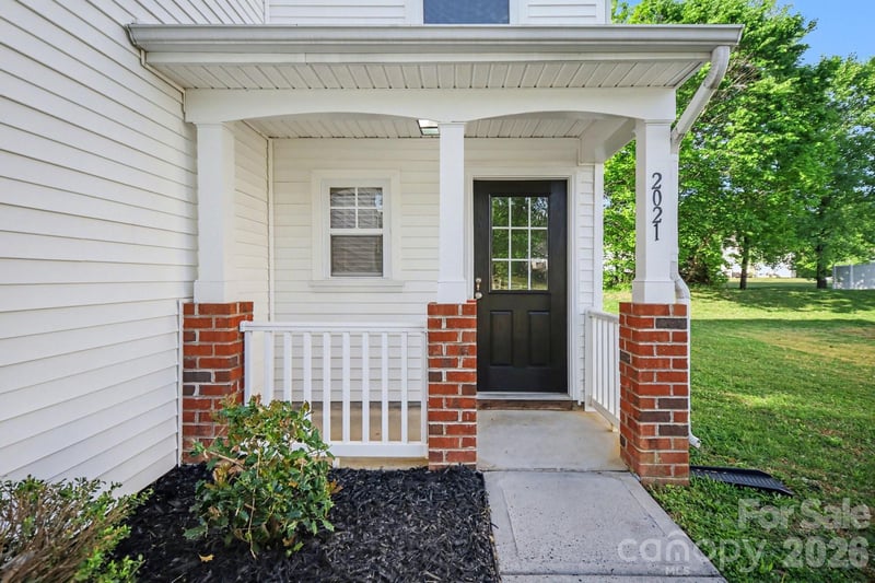 2021 Sonoma Valley Dr, Charlotte, NC 28214