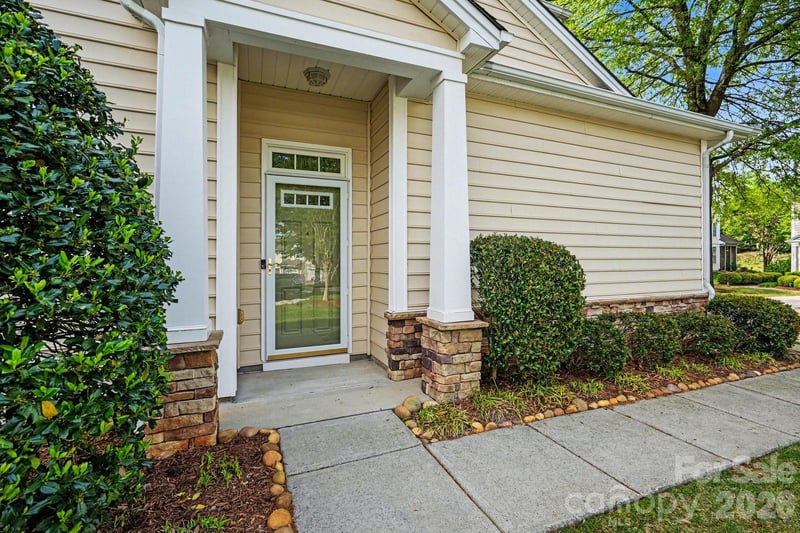 6005 Pale Moss Ln, Charlotte, NC 28269