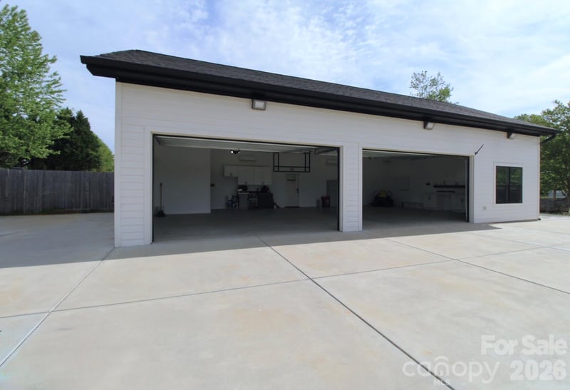 2555 Belshire Dr, Conover, NC 28613