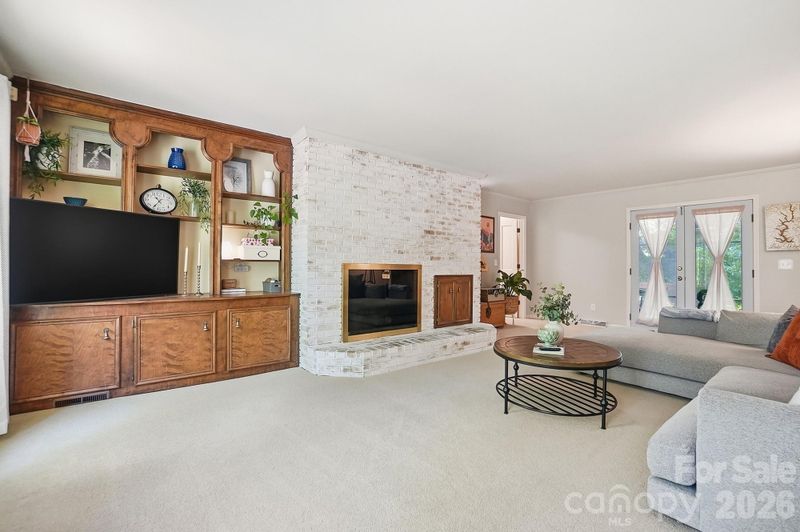 2516 Fairfax Dr, Gastonia, NC 28054