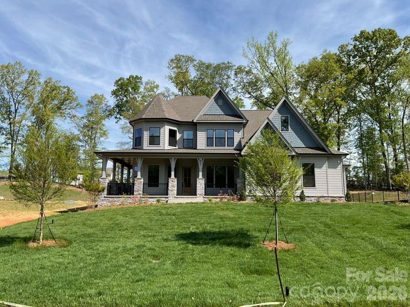 827 Lakeforest Dr, Belmont, NC 28012