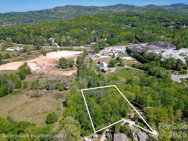 99999 Hicks Mountain Rd, Hendersonville, NC 28792