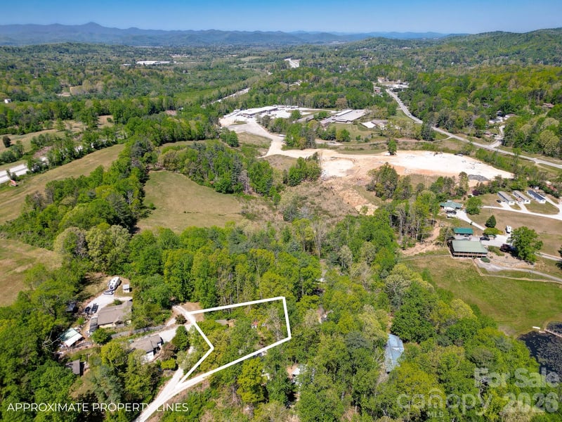 99999 Hicks Mountain Rd, Hendersonville, NC 28792