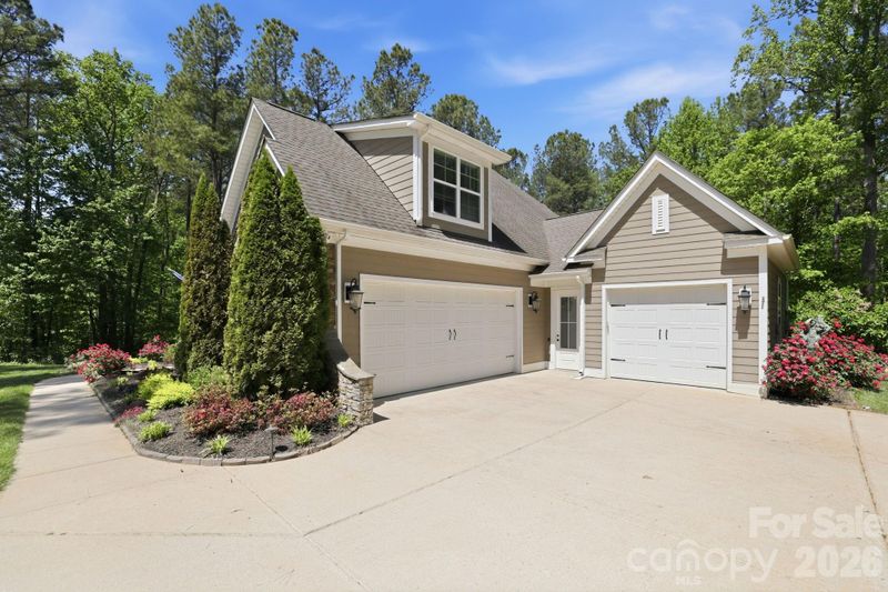 1026 Ledge Wood Ln, Clover, SC 29710