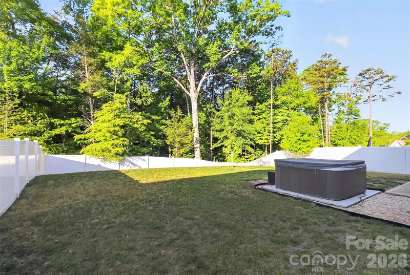 1212 Englewood Dr, Lake Wylie, SC 29710