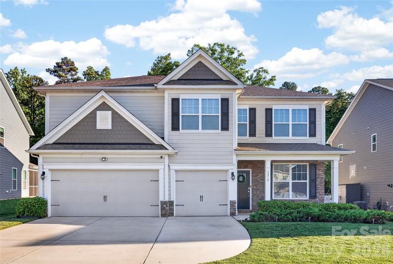 1212 Englewood Dr, Lake Wylie, SC 29710