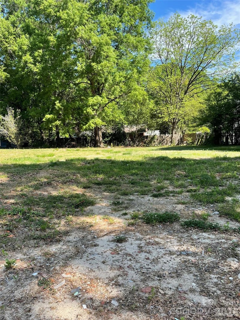 510 E Holly St, Dallas, NC 28034