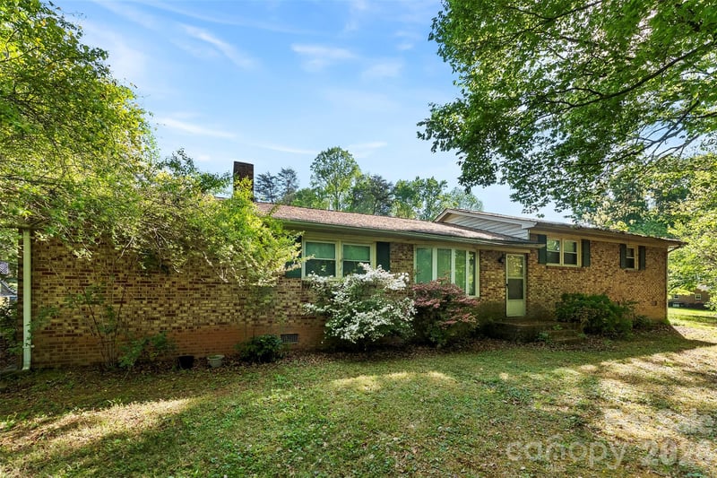 823 Carson Rd, Gastonia, NC 28052