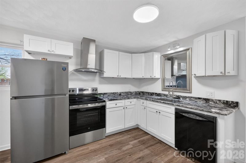 1962 Imperial St, Conover, NC 28613