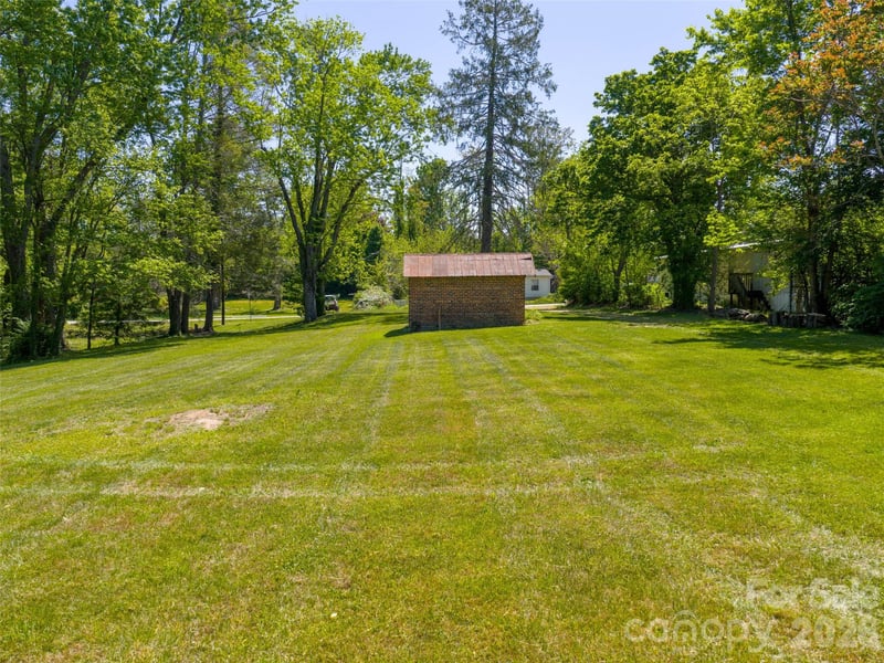 122 Glover St, Hendersonville, NC 28792