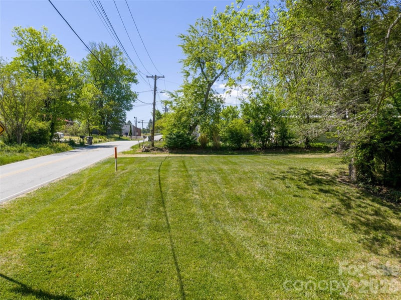 122 Glover St, Hendersonville, NC 28792