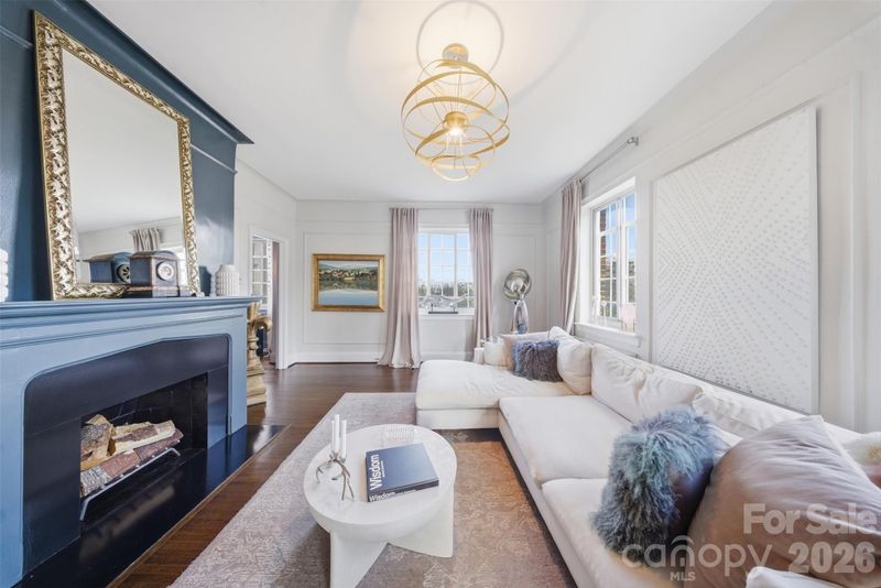 301 W 10th St #401, Charlotte, NC 28202