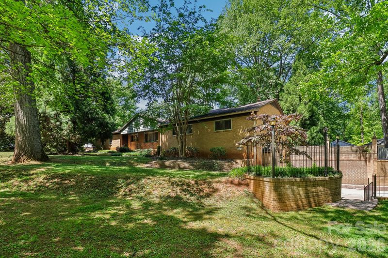 5351 Murrayhill Rd, Charlotte, NC 28210