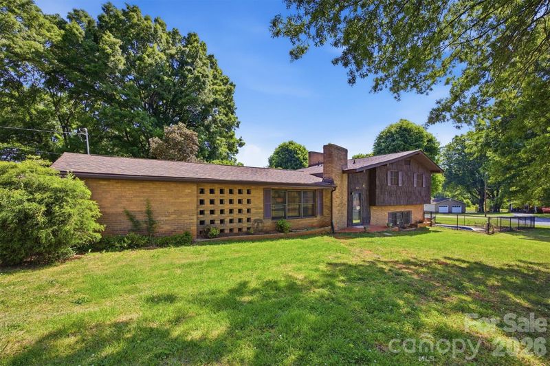3634 Brookwood Dr, Maiden, NC 28650
