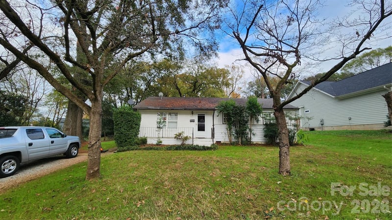 717 Tennyson Dr, Charlotte, NC 28208