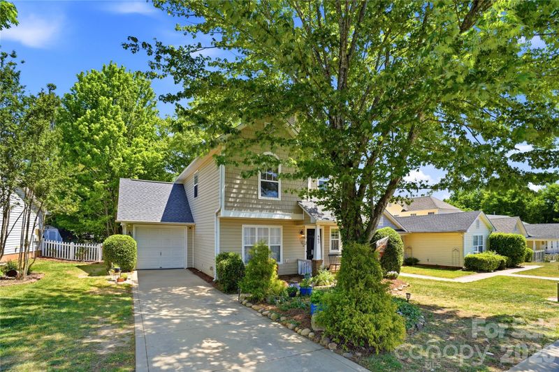 905 Matthews School Rd, Matthews, NC 28105