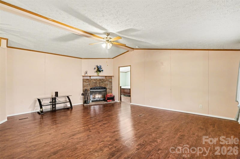 2009 Rocky Creek Ln, Dallas, NC 28034