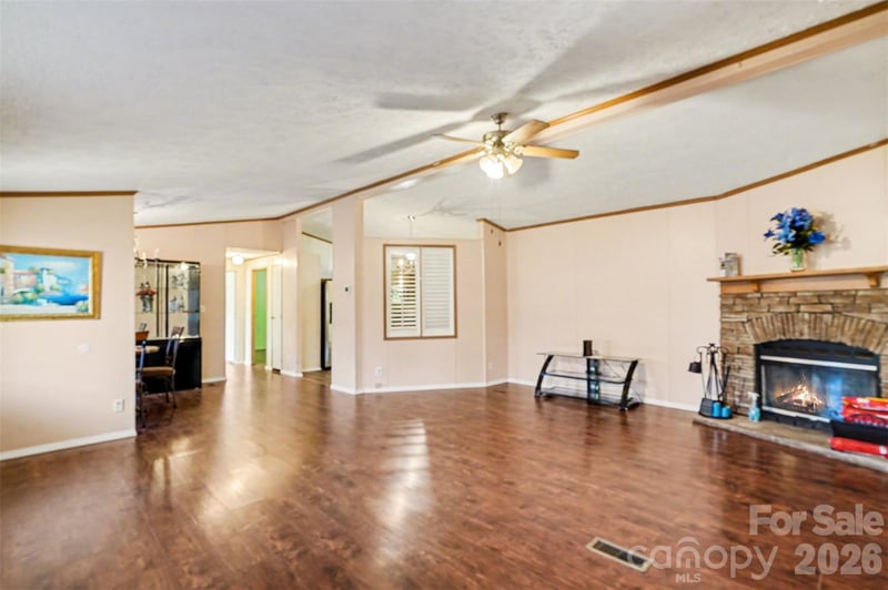 2009 Rocky Creek Ln, Dallas, NC 28034