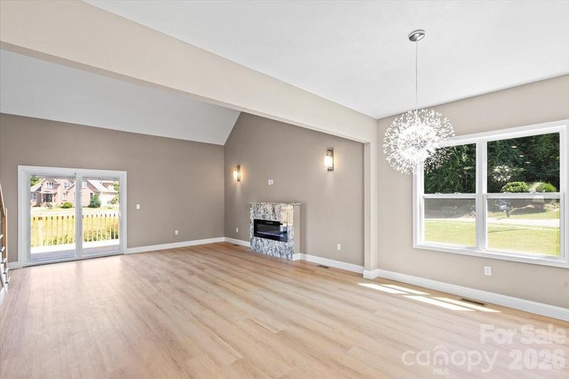 1033 12th Avenue Dr NW, Hickory, NC 28601