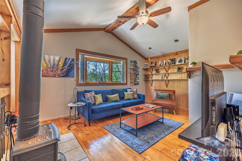 18 Hopedale Cir, Asheville, NC 28806