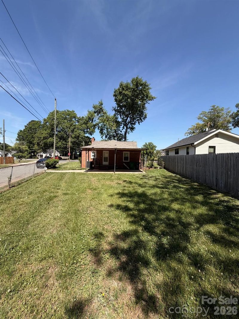 1217 Enderly Rd, Charlotte, NC 28208