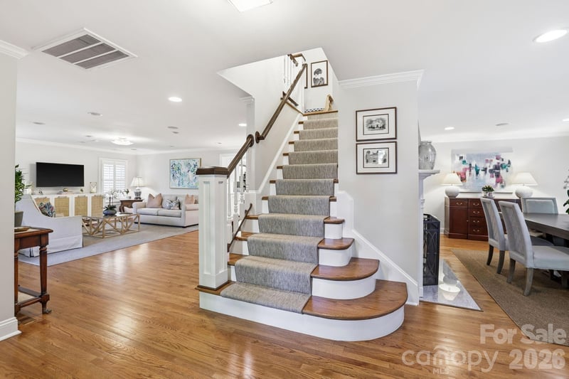2927 Somerset Dr, Charlotte, NC 28209