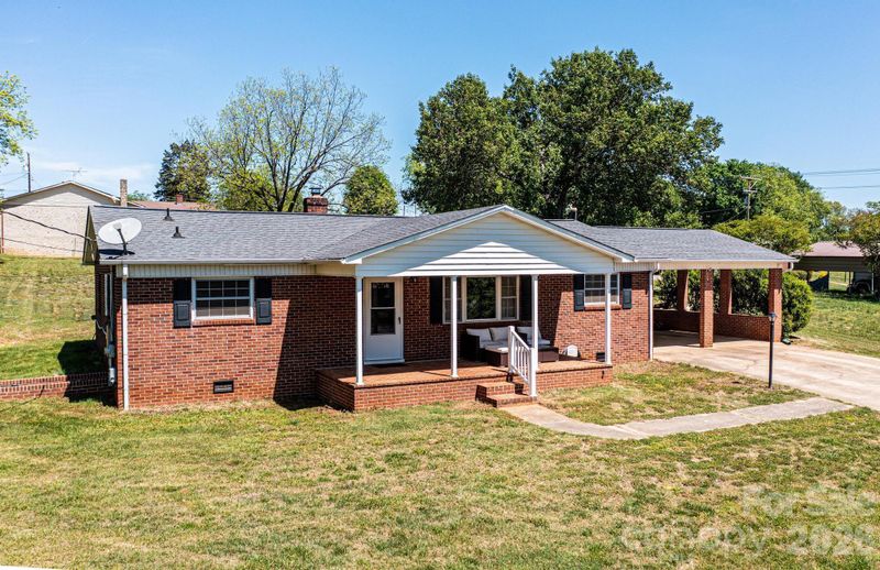 2984 Lutz Blvd, Newton, NC 28658