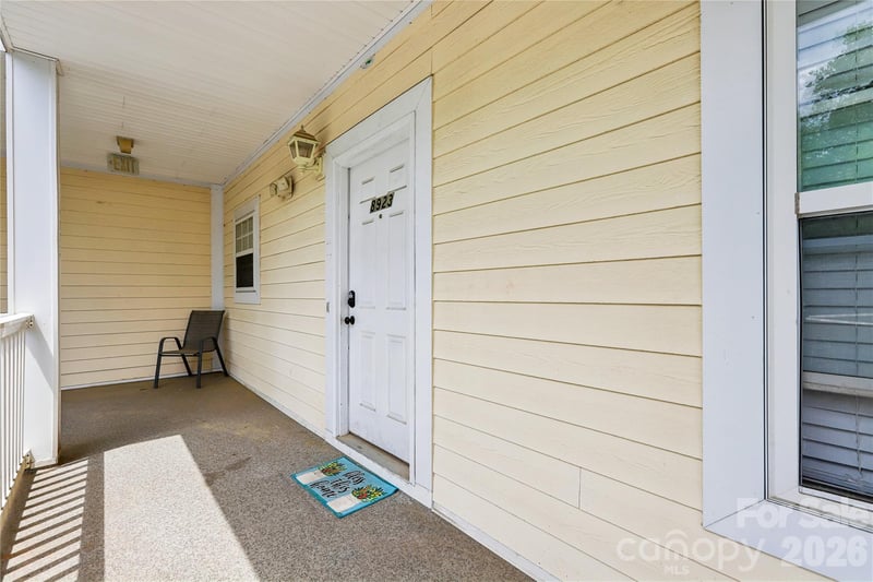 8923 Meadow Vista Rd, Charlotte, NC 28213