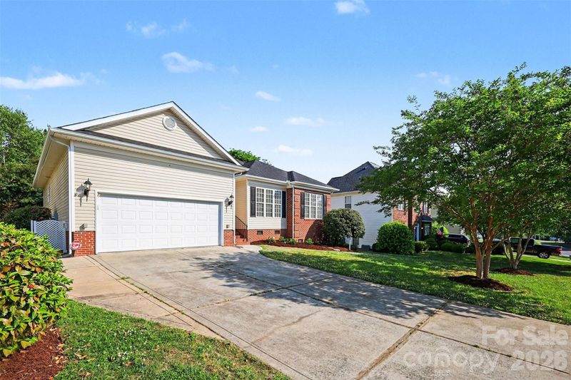 208 Riverfront Pw, Mount Holly, NC 28120