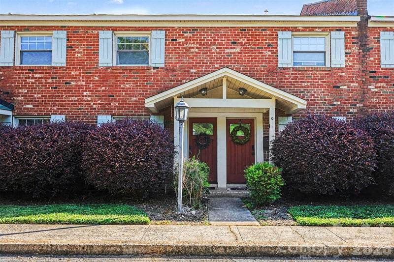 1201 Green Oaks Ln, Charlotte, NC 28205