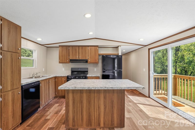 265 Curtis Creek Rd, Candler, NC 28715