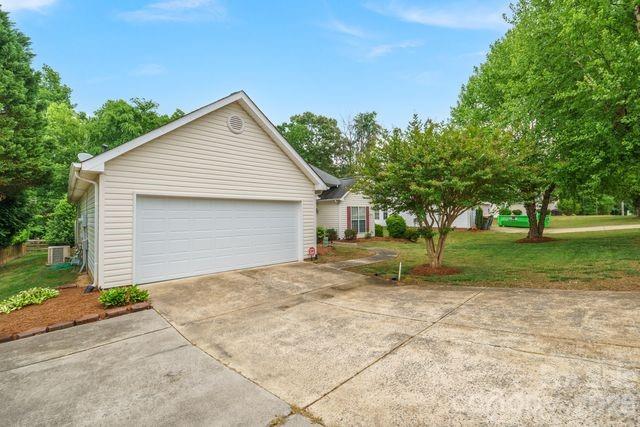 1236 Midlake Rd, Kannapolis, NC 28083