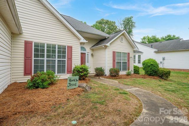 1236 Midlake Rd, Kannapolis, NC 28083
