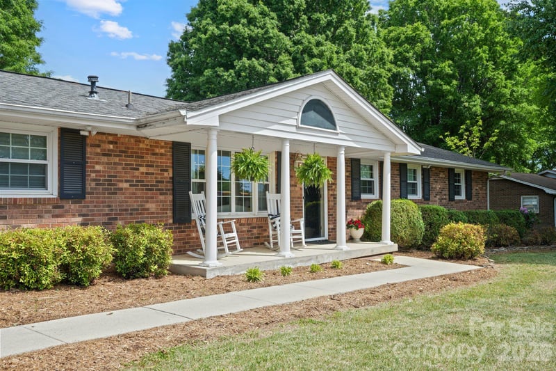 3328 Sulphur Springs Rd NE, Hickory, NC 28601