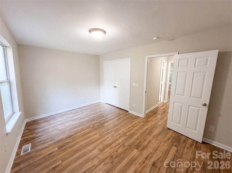 4037 Briarhill Dr, Charlotte, NC 28215