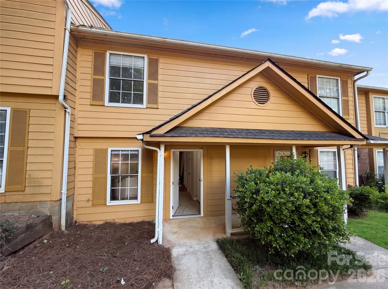 4037 Briarhill Dr, Charlotte, NC 28215