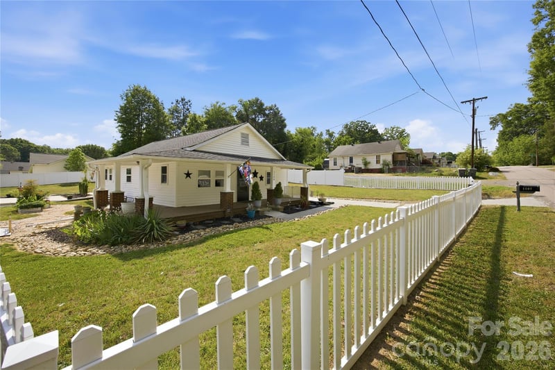 1108 Skyland St, Kannapolis, NC 28083
