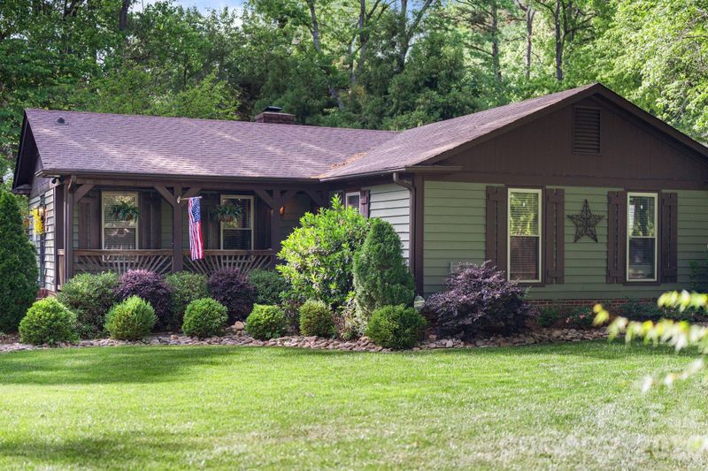 6129 Old Meadow Rd, Mint Hill, NC 28227