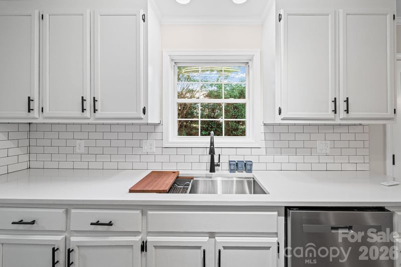 2327 Sunset Dr, Gastonia, NC 28054