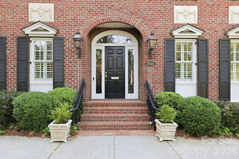 2044 Queens Rd W, Charlotte, NC 28207