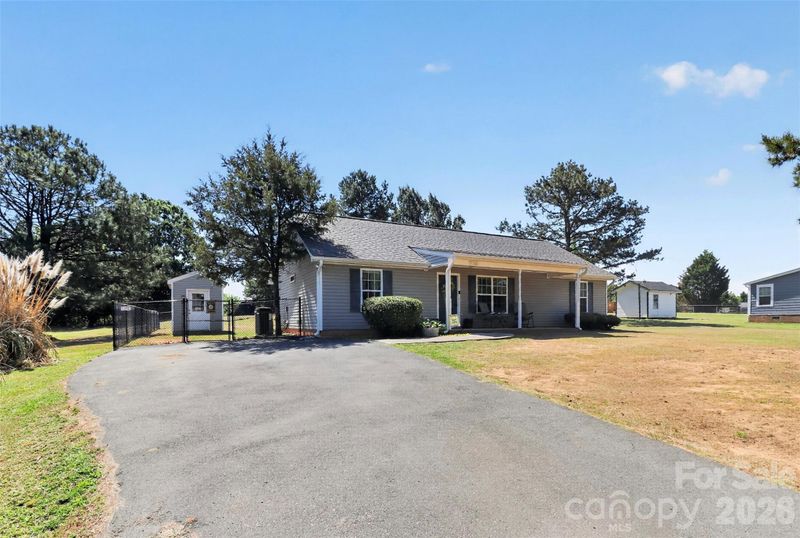 5306 Willow Run Dr, Monroe, NC 28110
