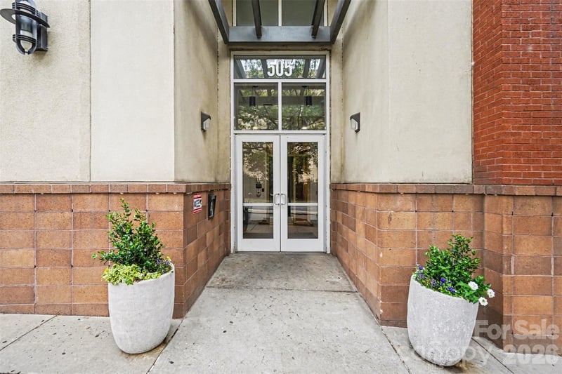 505 E 6th St #803, Charlotte, NC 28202