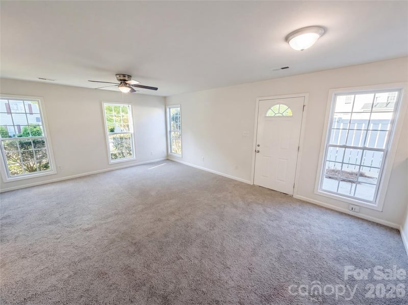 9510 Littleleaf Dr, Charlotte, NC 28215