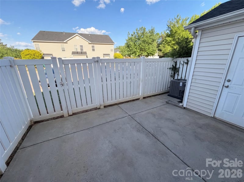9510 Littleleaf Dr, Charlotte, NC 28215