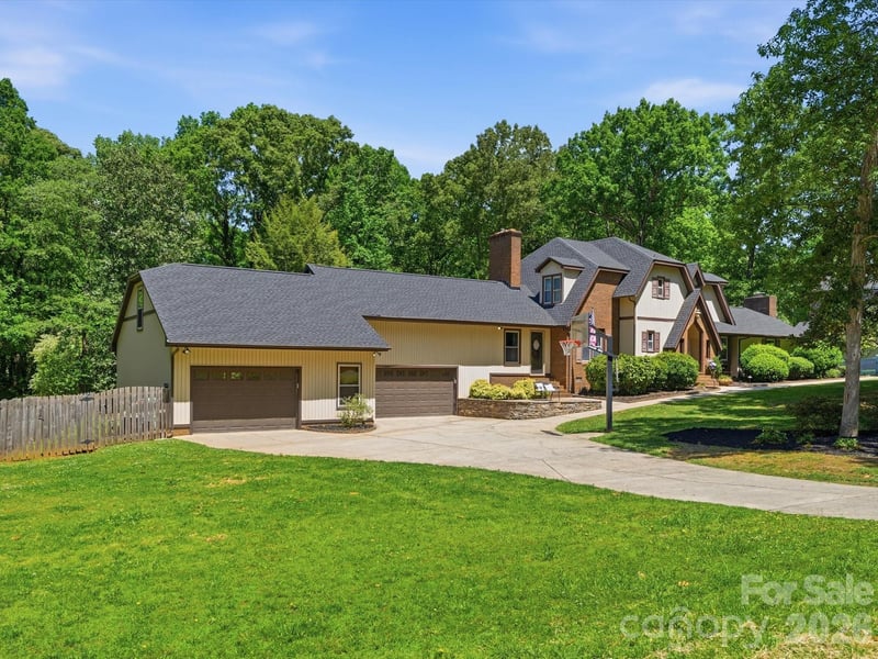 2637 Rolling Hills Dr, Monroe, NC 28110