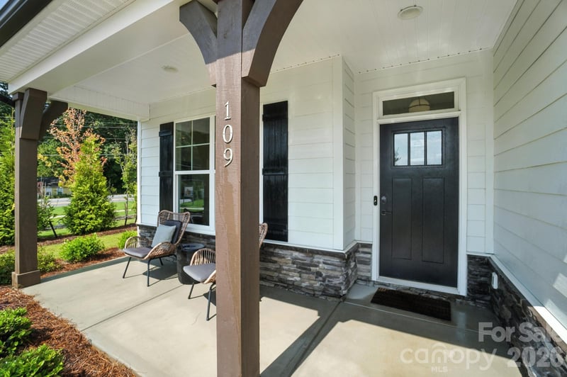 109 Summerhill Dr, Mooresville, NC 28115