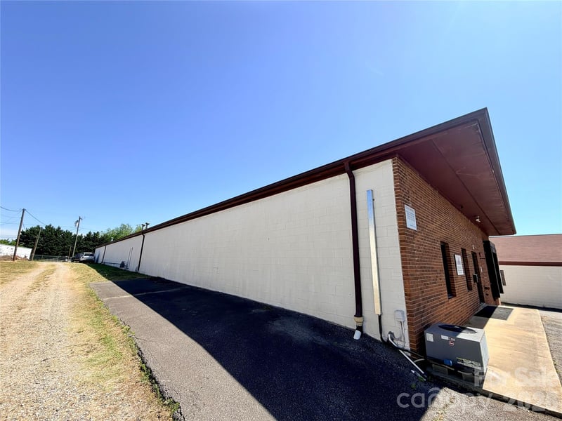 1707 10th Ave NE, Hickory, NC 28601