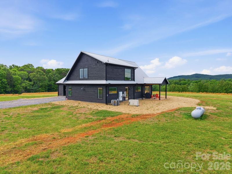 211 Race Path Rd, Union Grove, NC 28689