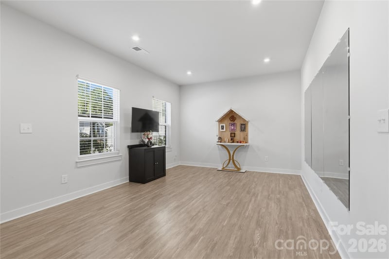 10158 Paper Birch Dr, Charlotte, NC 28215